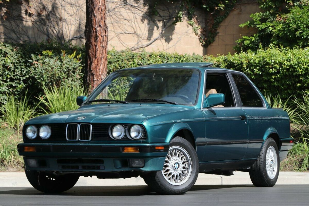 1991 BMW 3-Series E30 325i/iS 