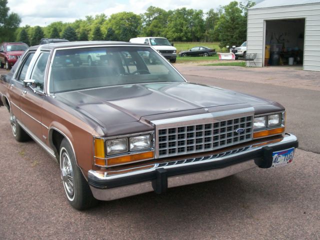 1983 Ford Crown Victoria
