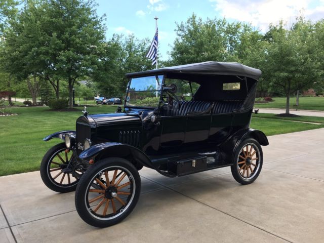 1924 Ford Model T Touring Car