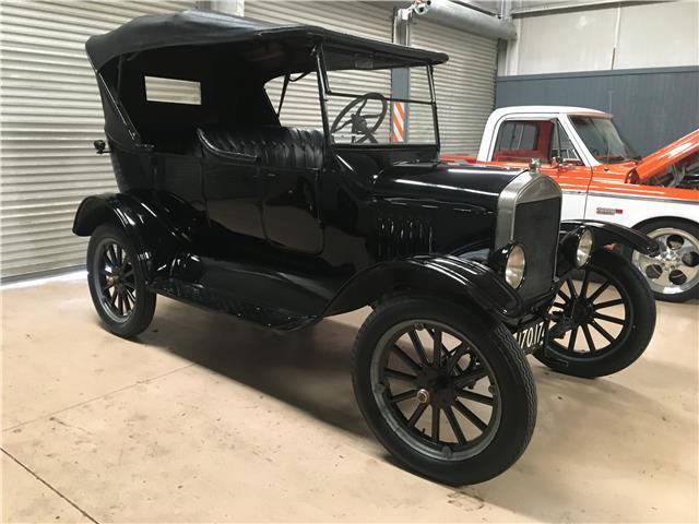 1925 Ford Model T --