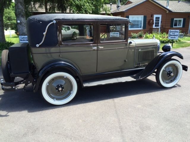 1928 Chevrolet Imperial Landau