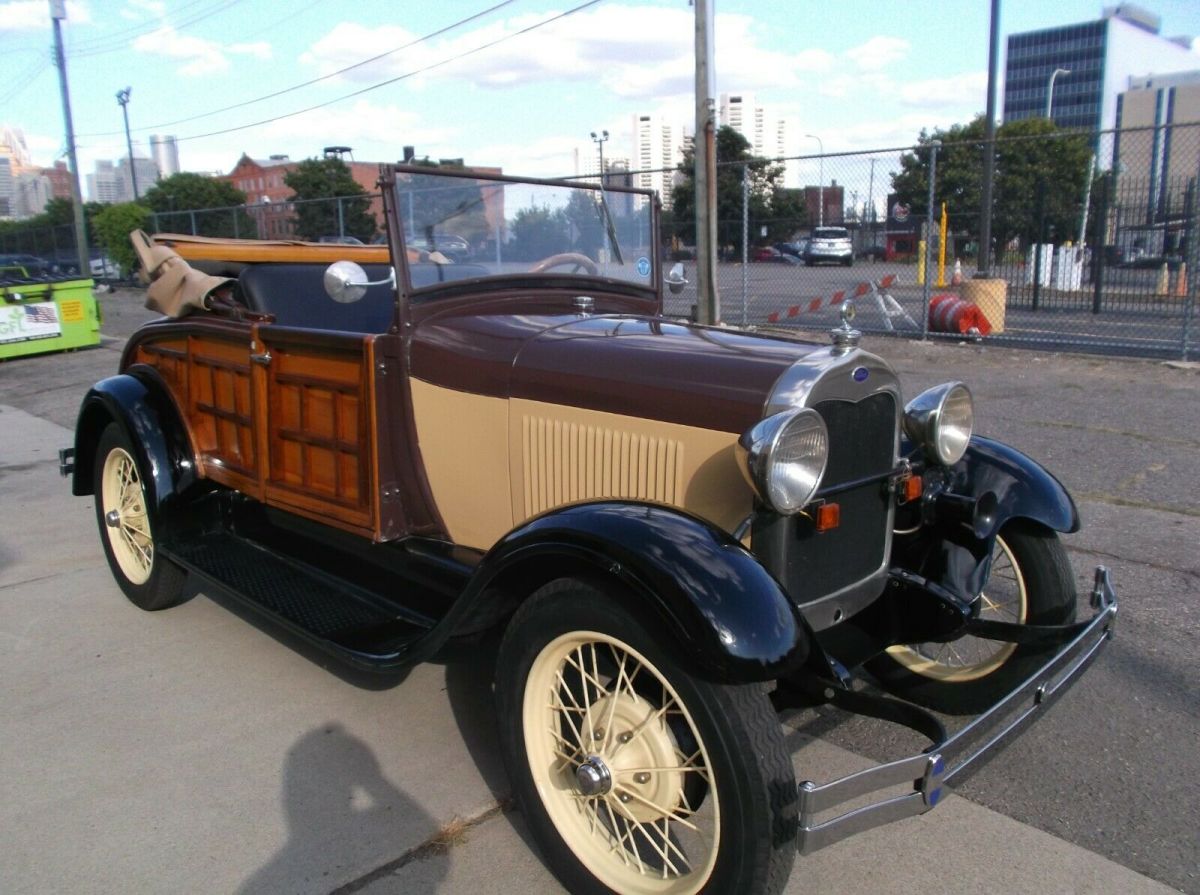 1928 Ford Model A WOODIE ROADSTER CONVERTIBLE
