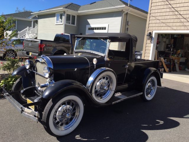 1928 Ford Model A Convertible pick up truck