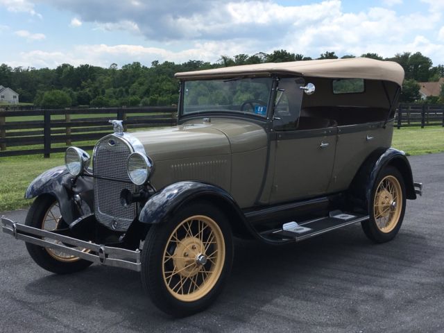 1928 Ford Model A PHEATON