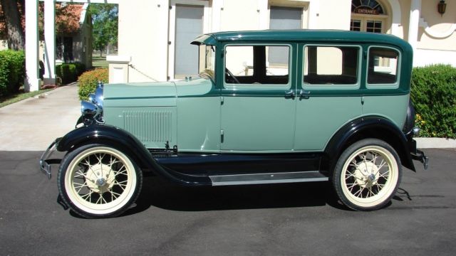 1929 Ford Model A Briggs Body Base, 4 Door Sedan