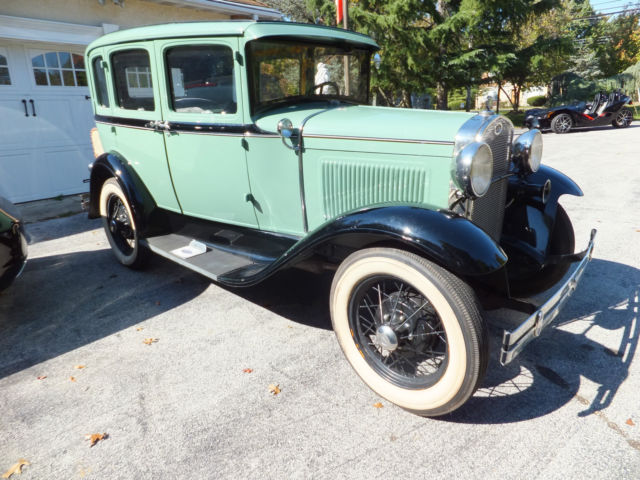 1930 Ford Model A SDN