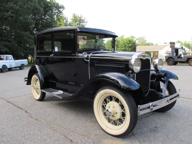 1930 Ford Model A SEDAN