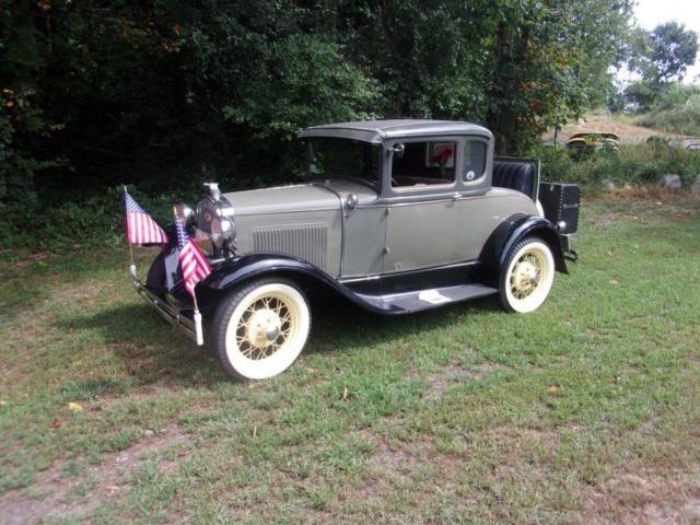 1930 Ford Model A 2-door coupe