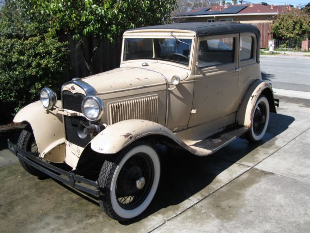1930 Ford Model A victoria