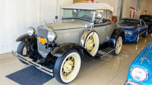 1931 Ford Model A cabriolet --