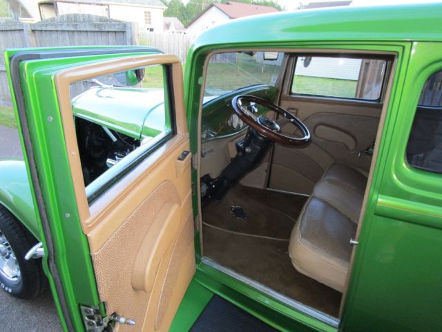 1932 Ford Coupe 5 window