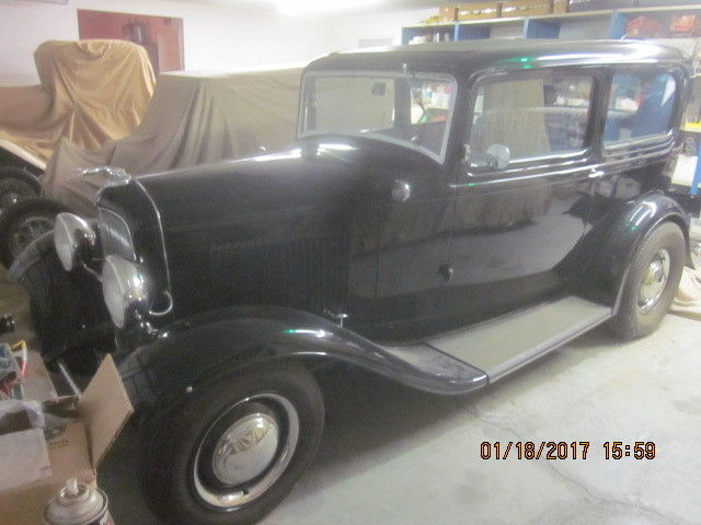 1932 Ford Deluxe 2 door sedan