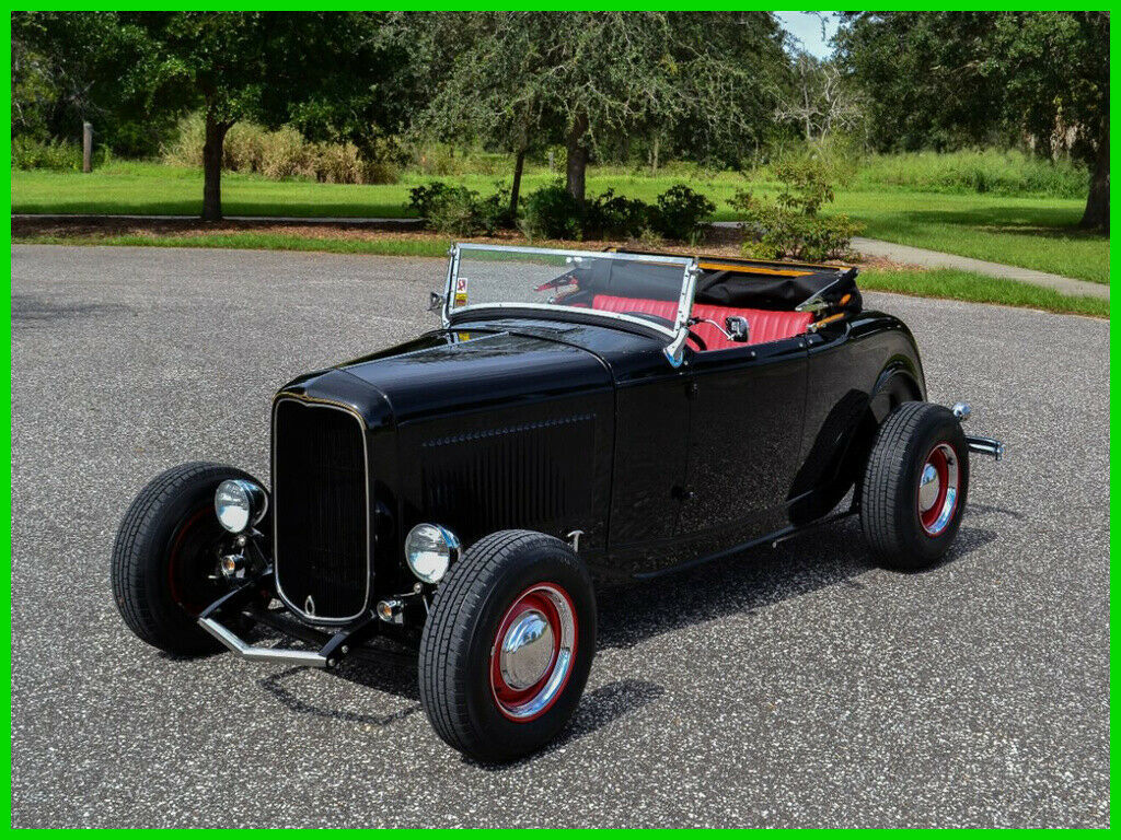 1932 Ford STREET ROD Ford 8.8 rear end, painted floors, 4 bar suspension