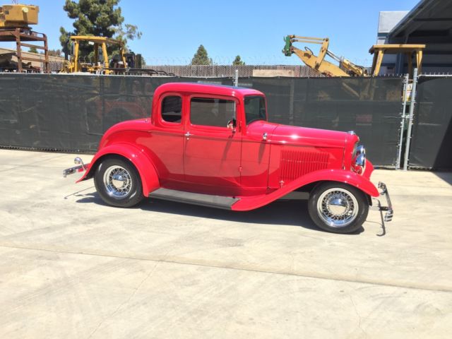 1932 Ford B 5 window coupe