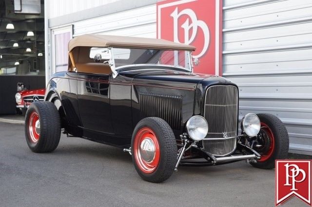 1932 Ford Roadster --