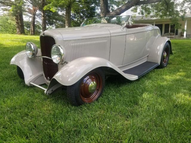 1932 Ford ROADSTER LEATHER
