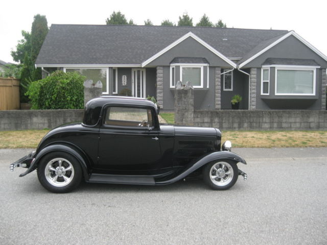 1932 Ford three window coupe