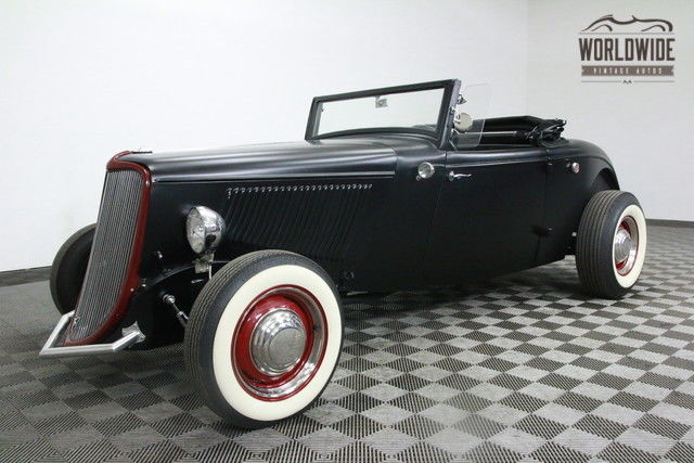 1933 Ford ROADSTER DELUXE ALL FORD STEEL! FLATHEAD V8. RUMBLE SEAT!