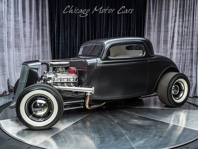 1933 Ford 3-Window Coupe --