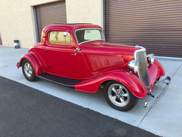 1934 Ford 3 Window Coupe Deluxe