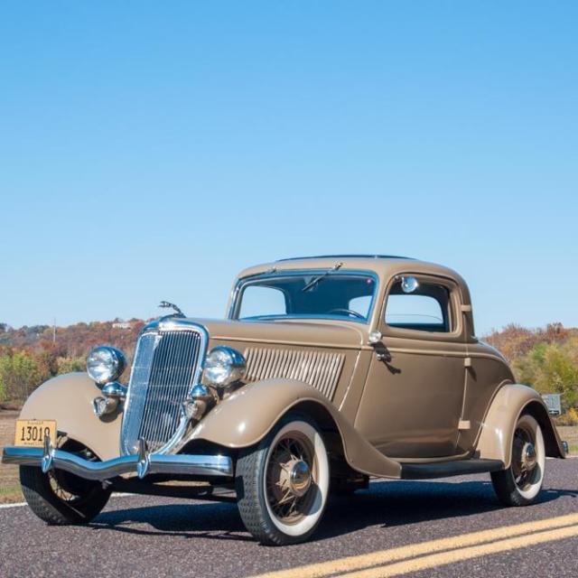 1934 Ford Deluxe Three-Window Coupe