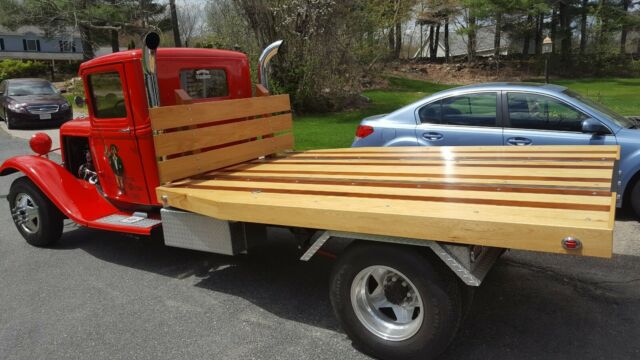 1934 Ford 34 Ford BB Red / custom wood bed
