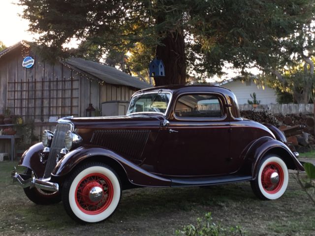 1934 Ford Three Window Coupe Deluxe