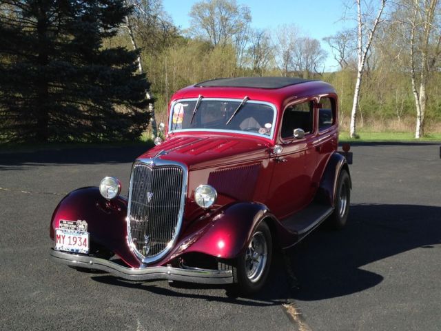 1934 Ford Tudor Deluxe