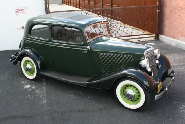 1934 Ford Victoria Deluxe
