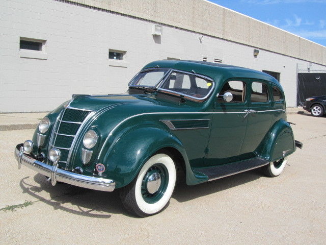 1935 Chrysler Airflow DeLuxe