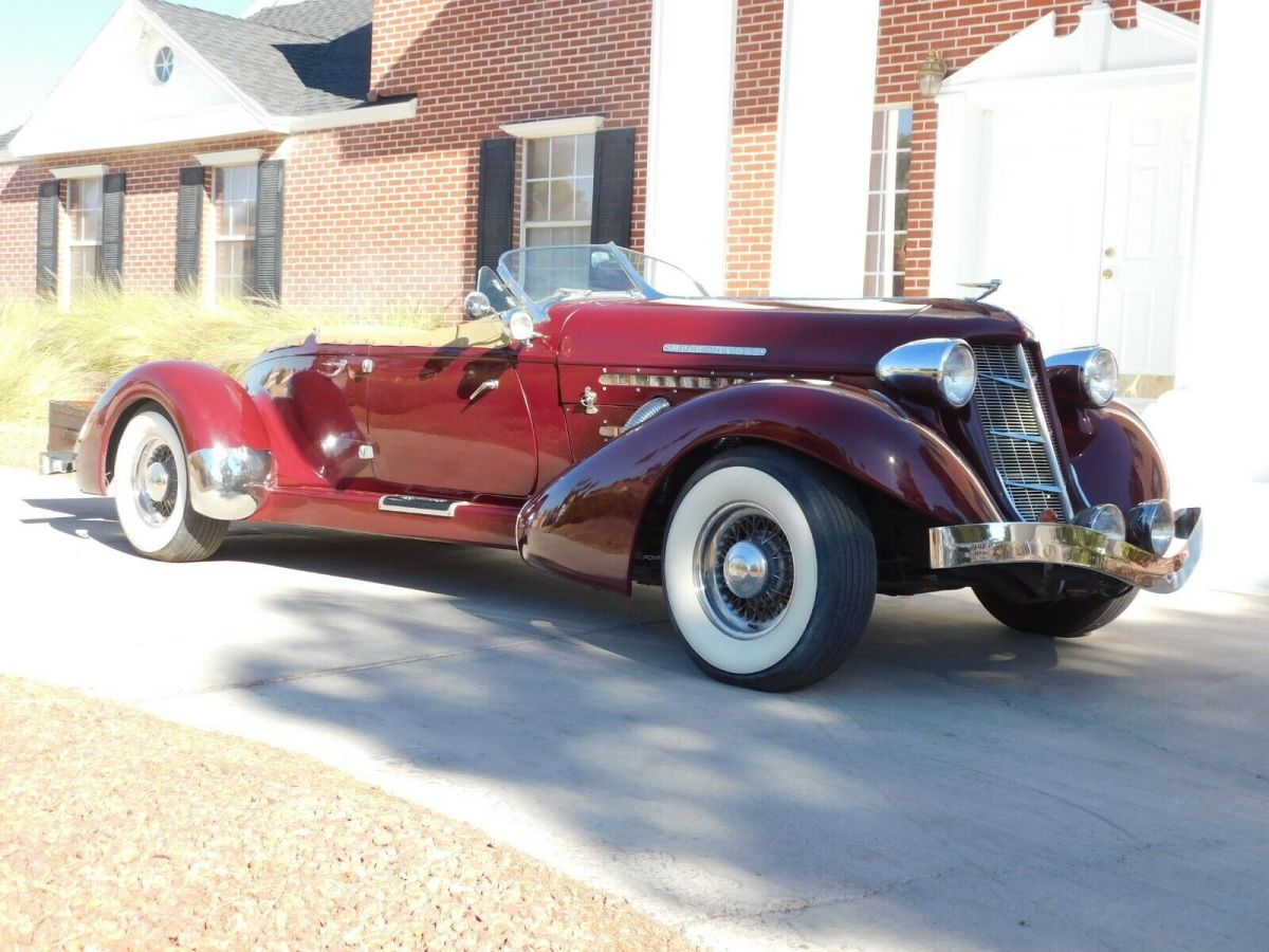 1936 Cord boattail speedster with removable wooden trunk