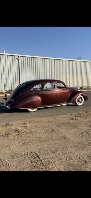 1936 Lincoln Zephyr yes