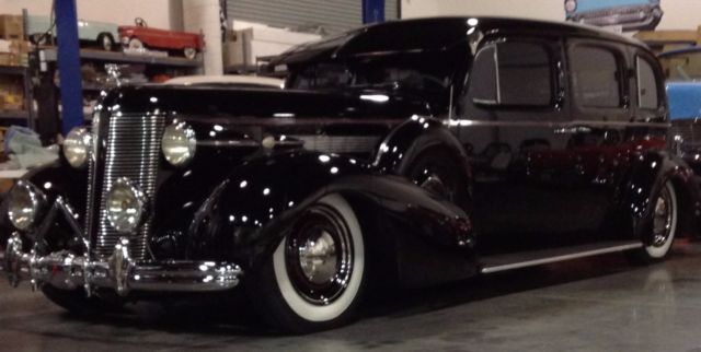 1937 Buick 90 Limited Limo