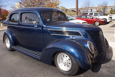 1937 Ford 2 Door Sedan Standard