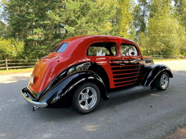 1937 Ford tudor