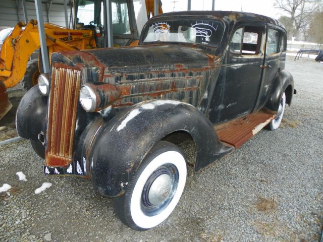 1937 Packard 200