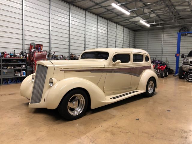 1937 Packard 200