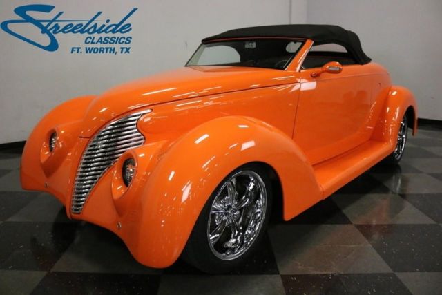 1939 Ford Cabriolet --