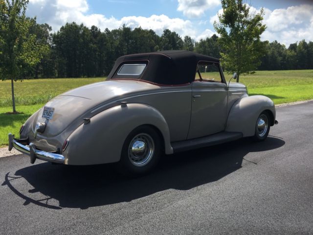 1939 Ford Deluxe leather