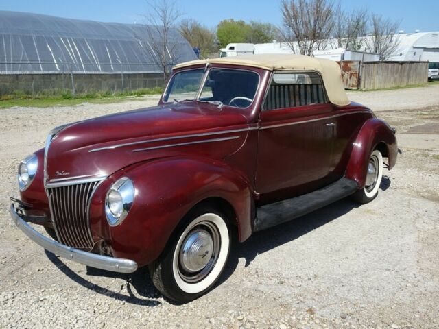 1939 Ford CONVERTIBLE DELUXE