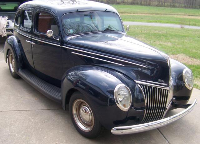 1939 Ford sedan