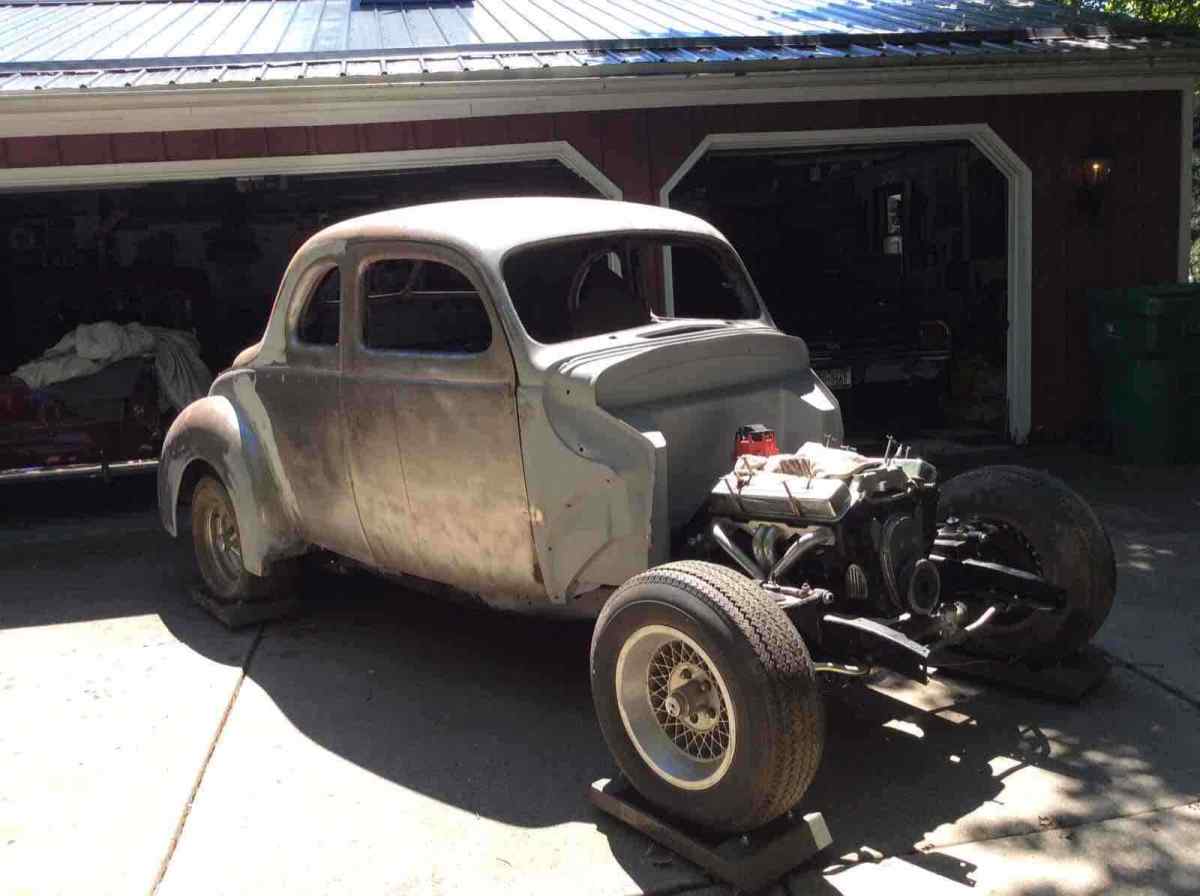 1940 Ford Coupe standard