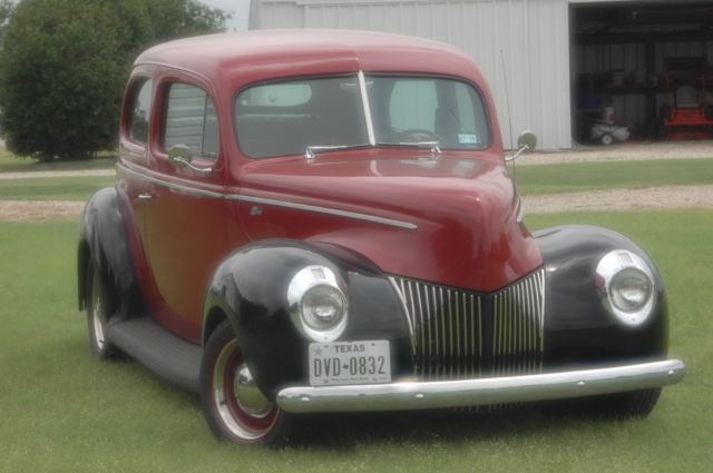 1940 Ford Deluxe Leather with Wood grain trim