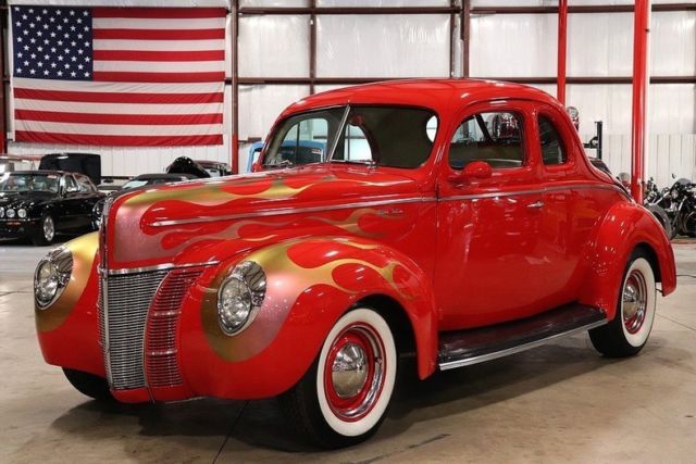 1940 Ford Deluxe --