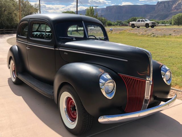1940 Ford 40 FORD 2 DOOR