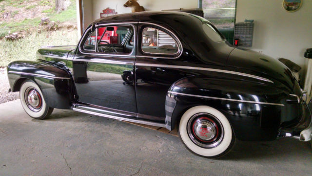 1946 Ford 2 door coupe coupe