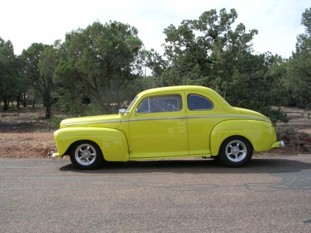 1947 Ford 2 door coupe