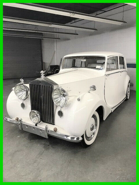 1947 Rolls-Royce Silver Wraith