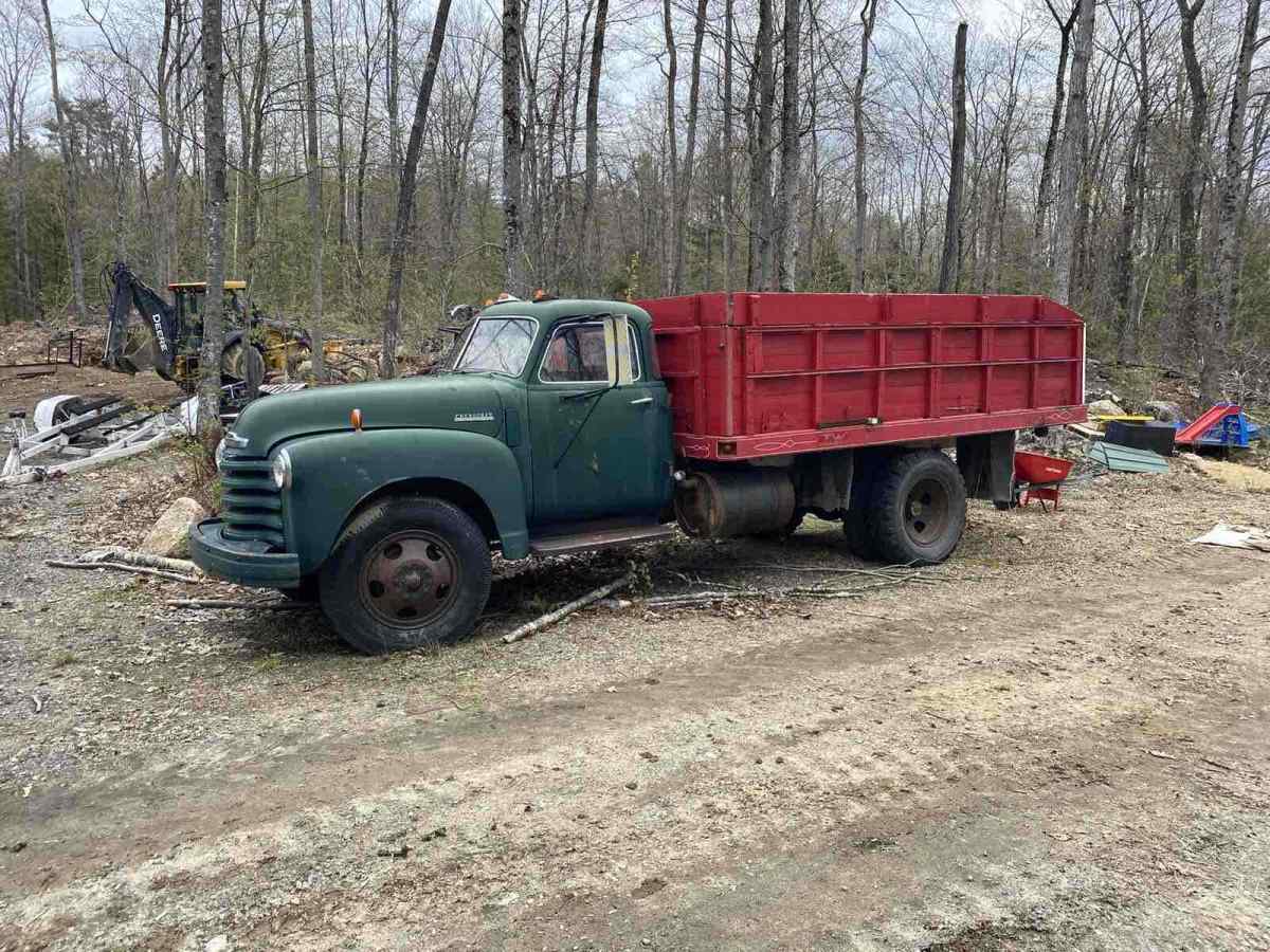 1948 Chevrolet loadmaster dump truck