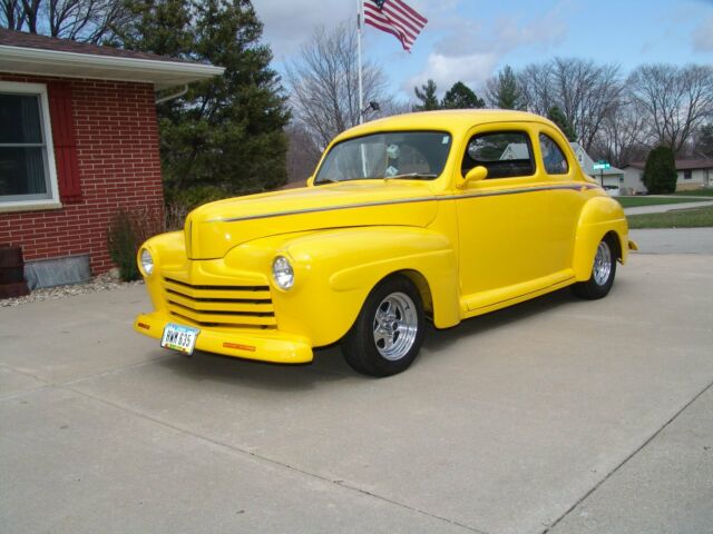 1948 Ford coupe deluxe